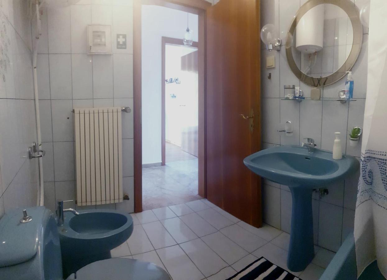 Cozy 3 Bedroom Apartment 케르키니 외부 사진