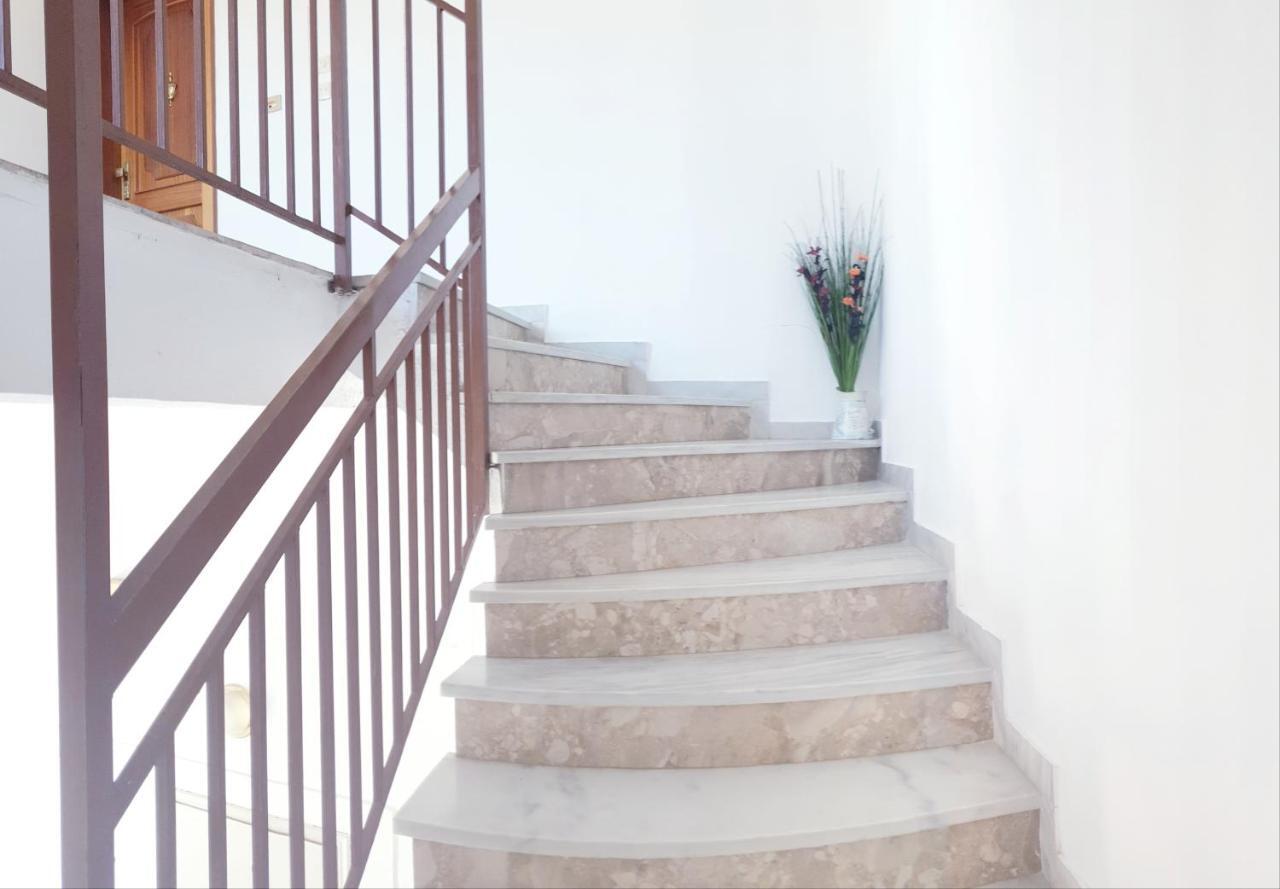 Cozy 3 Bedroom Apartment 케르키니 외부 사진